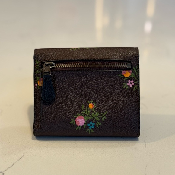 Coach Wyn Small Brown Leather Wallet with Floral Print - Picture 2 of 8
